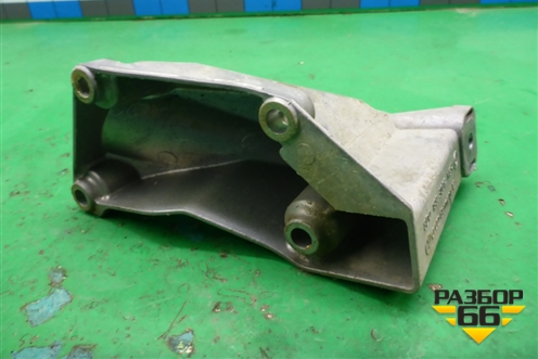 Кронштейн двигателя левый (1.8л AWT) (8D0199307P) для Skoda Superb с 2001-2008г (Суперб)