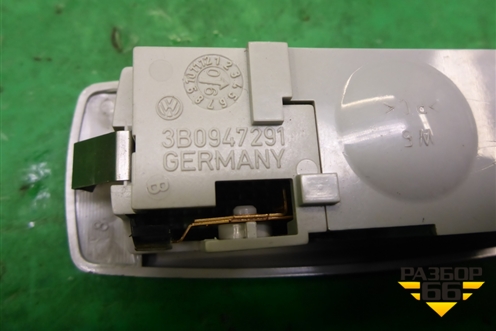 Плафон салонный боковой (3B0947291) для Skoda Superb с 2001-2008г (Суперб)