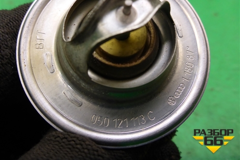 Термостат (1.8л AWT) (050121113C) для Skoda Superb с 2001-2008г (Суперб)