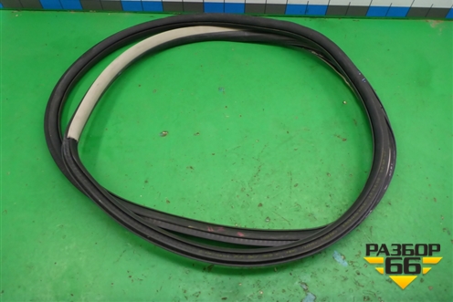 Уплотнитель двери задней правой для Skoda Superb с 2001-2008г (Суперб)