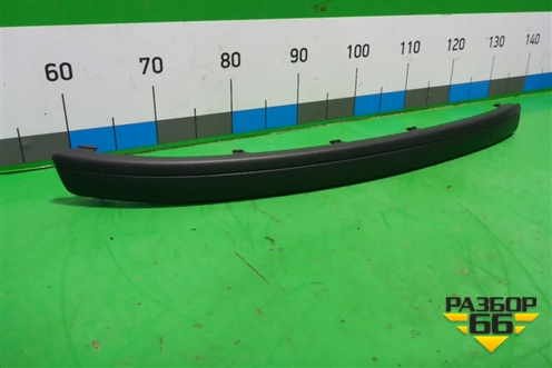 Накладка переднего бампера правая (3U0807718) для Skoda Superb с 2001-2008г (Суперб)