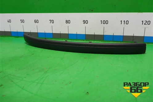 Накладка переднего бампера правая (3U0807718) для Skoda Superb с 2001-2008г (Суперб)