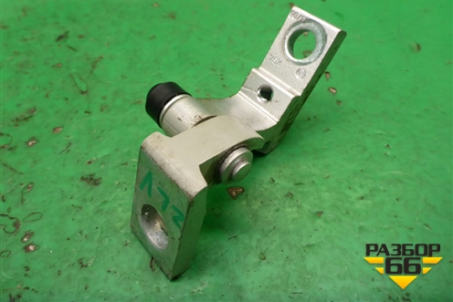 Петля двери задней левой верхняя для Skoda Superb с 2001-2008г (Суперб)