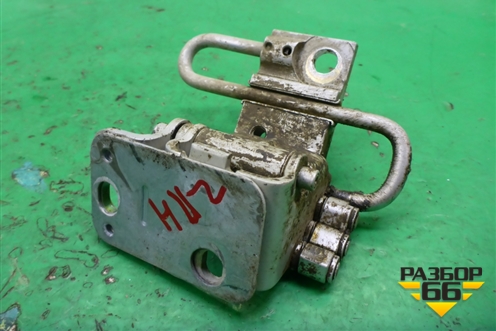 Петля двери задней правой нижняя для Skoda Superb с 2001-2008г (Суперб)