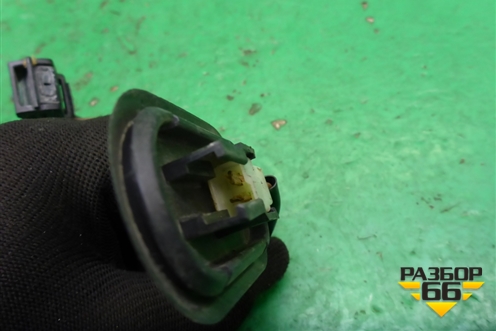 Форсунка омывателя лобового стекла (5E0955986) для Skoda Superb с 2001-2008г (Суперб)