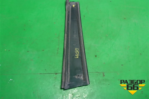 Накладка двери задней правой (на рамку) (75761011) для Toyota Camry V70 с 2017г (Камри)