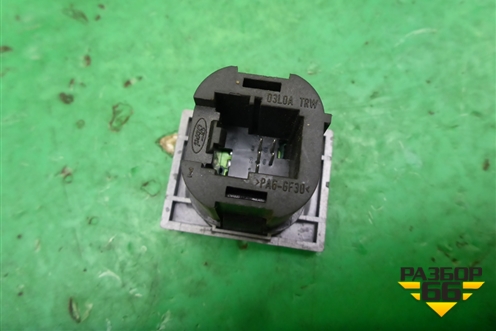 Кнопка обогрева лобового стекла (8V4T18K574AB) для Ford Focus 2 с 2008-2011г (Фокус)