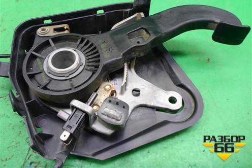 Педаль стояночного тормоза (A2034201684) для Mercedes Benz CLS C219 с 2004-2010г (ЦЛС)