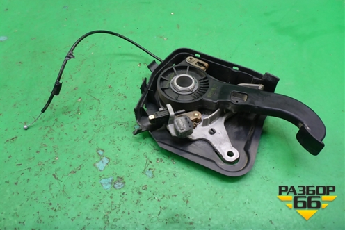 Педаль стояночного тормоза (A2034201684) для Mercedes Benz CLS C219 с 2004-2010г (ЦЛС)