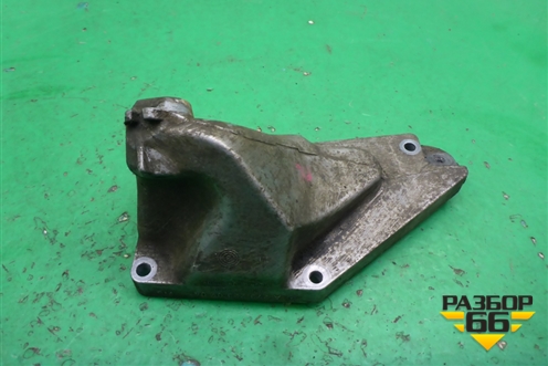 Кронштейн двигателя левый (5.5л M273E55) (A2732230904) для Mercedes Benz CLS C219 с 2004-2010г (ЦЛС)