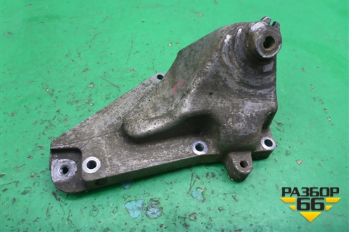 Кронштейн двигателя левый (5.5л M273E55) (A2732230904) для Mercedes Benz CLS C219 с 2004-2010г (ЦЛС)