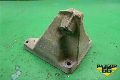 Кронштейн двигателя правый (A2722231604) для Mercedes Benz CLS C219 с 2004-2010г (ЦЛС)