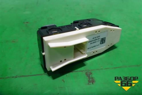 Кнопка стеклоподъёмника (передняя правая) (93576L2100) для Kia K5 с 2020г (К5)