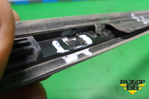 Накладка стекла заднего левого для Kia K5 с 2020г (К5)