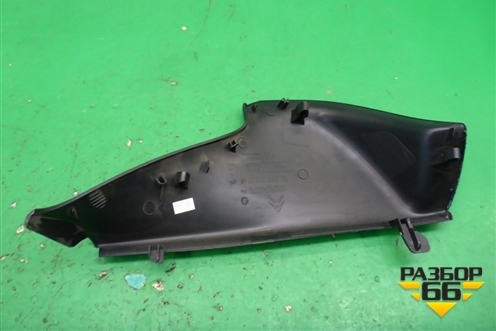 Накладка на торпедо (боковая левая) (9646339977) для Citroen C4 с 2005-2011г (С4)