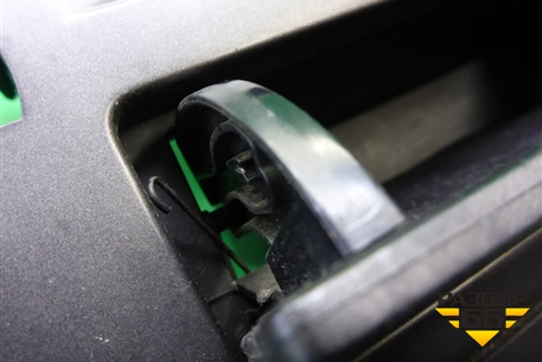 Дефлектор воздушный центральный (9646338277) для Citroen C4 с 2005-2011г (С4)