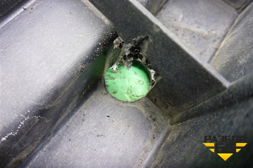 Кронштейн заднего бампера правый (9652703280) для Citroen C4 с 2005-2011г (С4)