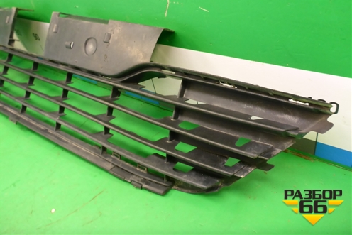 Решетка в передний бампер центральная (7414 JP 9646215877) для Citroen C4 с 2005-2011г (С4) (7414JP)