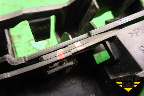 Кронштейн переднего бампера левый (9652507380) для Citroen C4 с 2005-2011г (С4)