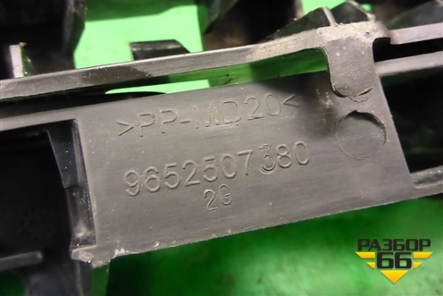Кронштейн переднего бампера левый (9652507380) для Citroen C4 с 2005-2011г (С4)