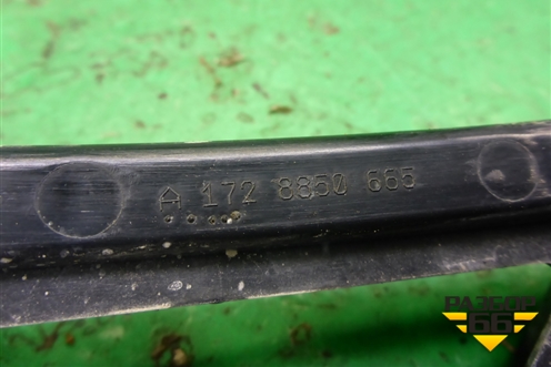 Кронштейн заднего бампера правый (A1728850665) для Mercedes Benz SLK R172 с 2010-2016г (СЛК)