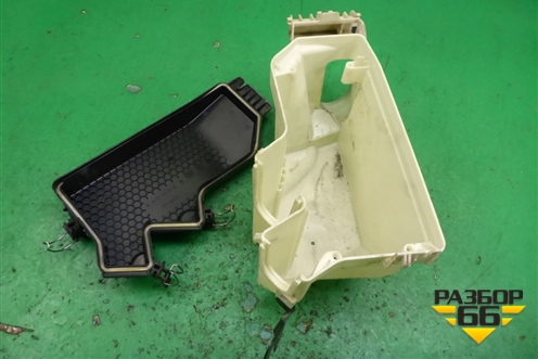 Корпус блока предохранителей (A1725450001) для Mercedes Benz SLK R172 с 2010-2016г (СЛК)