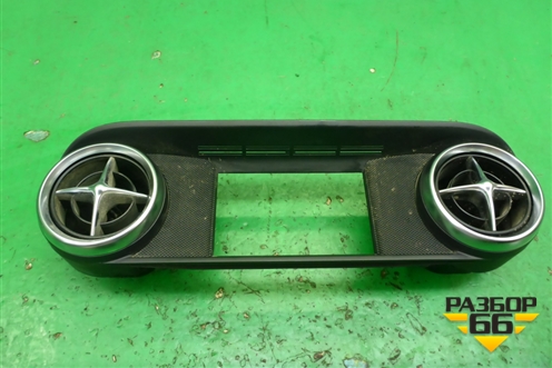 Дефлектор воздушный центральный (A1728300154) для Mercedes Benz SLK R172 с 2010-2016г (СЛК)