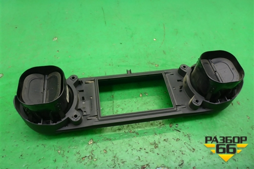 Дефлектор воздушный центральный (A1728300154) для Mercedes Benz SLK R172 с 2010-2016г (СЛК)