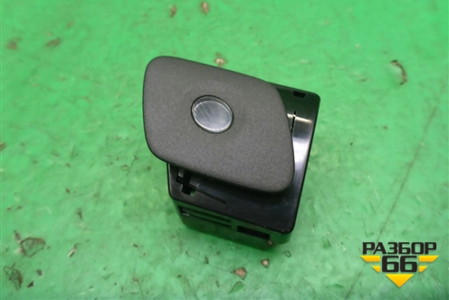 Плафон салонный (левый) (A1729060135) для Mercedes Benz SLK R172 с 2010-2016г (СЛК)