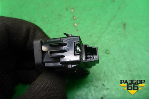 Кнопка центрального замка (A2049058402) для Mercedes Benz SLK R172 с 2010-2016г (СЛК)