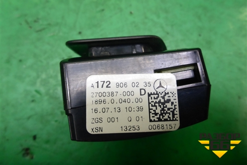 Плафон салонный (правый) (A1729060235) для Mercedes Benz SLK R172 с 2010-2016г (СЛК)