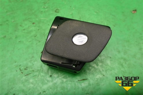 Плафон салонный (правый) (A1729060235) для Mercedes Benz SLK R172 с 2010-2016г (СЛК)