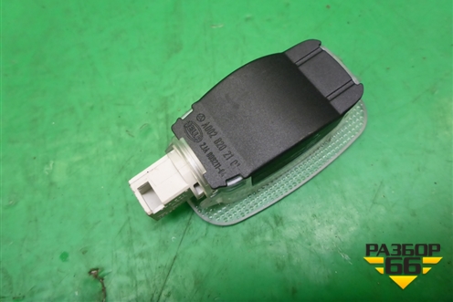 Фонарь подсветки багажника (A0028202101) для Mercedes Benz SLK R172 с 2010-2016г (СЛК)