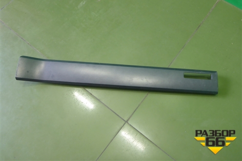 Накладка на торпедо (7L6857226K) для Volkswagen Touareg c 2002-2010г (Туарег)