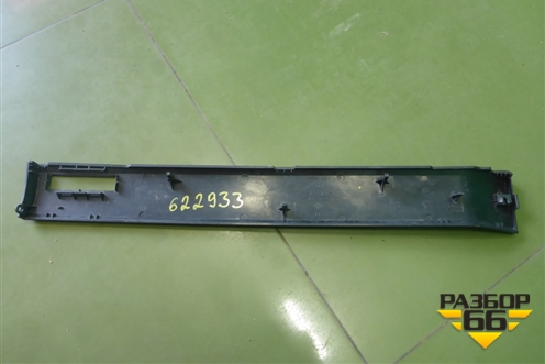 Накладка на торпедо (7L6857226K) для Volkswagen Touareg c 2002-2010г (Туарег)