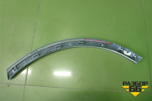 Накладка заднего крыла правого (4M0853818) для Audi Q7 c 2015г (Ку 7)