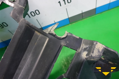 Кронштейн переднего бампера левый (4M0807095G) для Audi Q7 c 2015г (Ку 7)