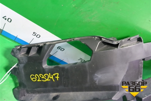 Кронштейн переднего бампера левый (4M0807095G) для Audi Q7 c 2015г (Ку 7)