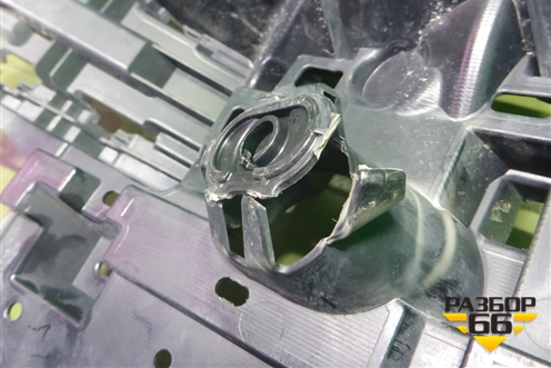 Кронштейн заднего бампера правый (М-Пакет) (51128069962) для BMW X6 G06 с 2019г (Х6 Г06)