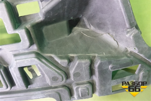 Кронштейн переднего бампера правый (31353371) для Volvo XC90 с 2015г (ХС90)