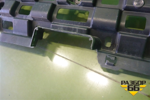 Кронштейн заднего бампера центральный (51127425449) для BMW X6 G06 с 2019г (Х6 Г06)