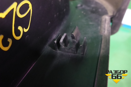 Пыльник переднего крыла правого (4M0821170B) для Audi Q7 c 2015г (Ку 7)