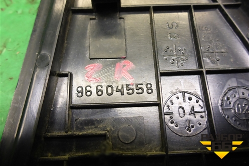 Накладка двери задней правой (уголок) (96604558) для Zaz Chance с 2002г (Шанс)