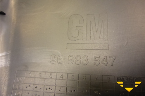 Обшивка стойки задняя нижняя левая (седан) (96983547) для Chevrolet Cruze c 2009-2015г (Круз)