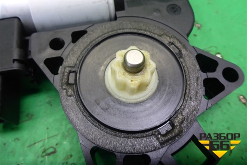 Моторчик стеклоподъёмника передний правый (CM011750) для Mazda Mazda 3 (BK) с 2003-2009г 