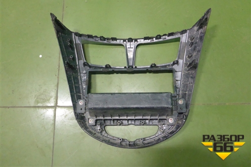 Рамка магнитолы (847414L000) для Hyundai Solaris с 2010-2016г (Солярис)