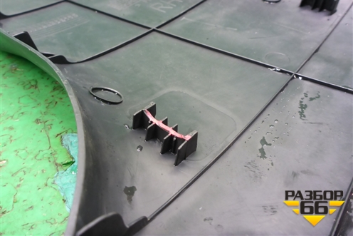 Обшивка стойки центральная нижняя правая (8584538000) для Hyundai Sonata-5 с 2001г (Соната)