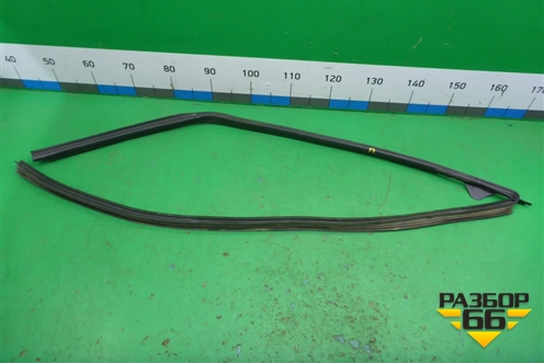 Уплотнитель на кузов правый для Ford Focus 1 с 1998-2004г (Фокус)