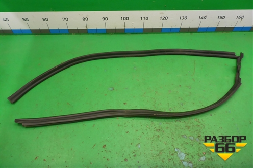 Уплотнитель на кузов правый для Ford Focus 1 с 1998-2004г (Фокус)