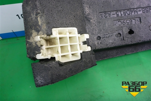 Наполнитель заднего бампера (седан) (98AB17C884) для Ford Focus 1 с 1998-2004г (Фокус)